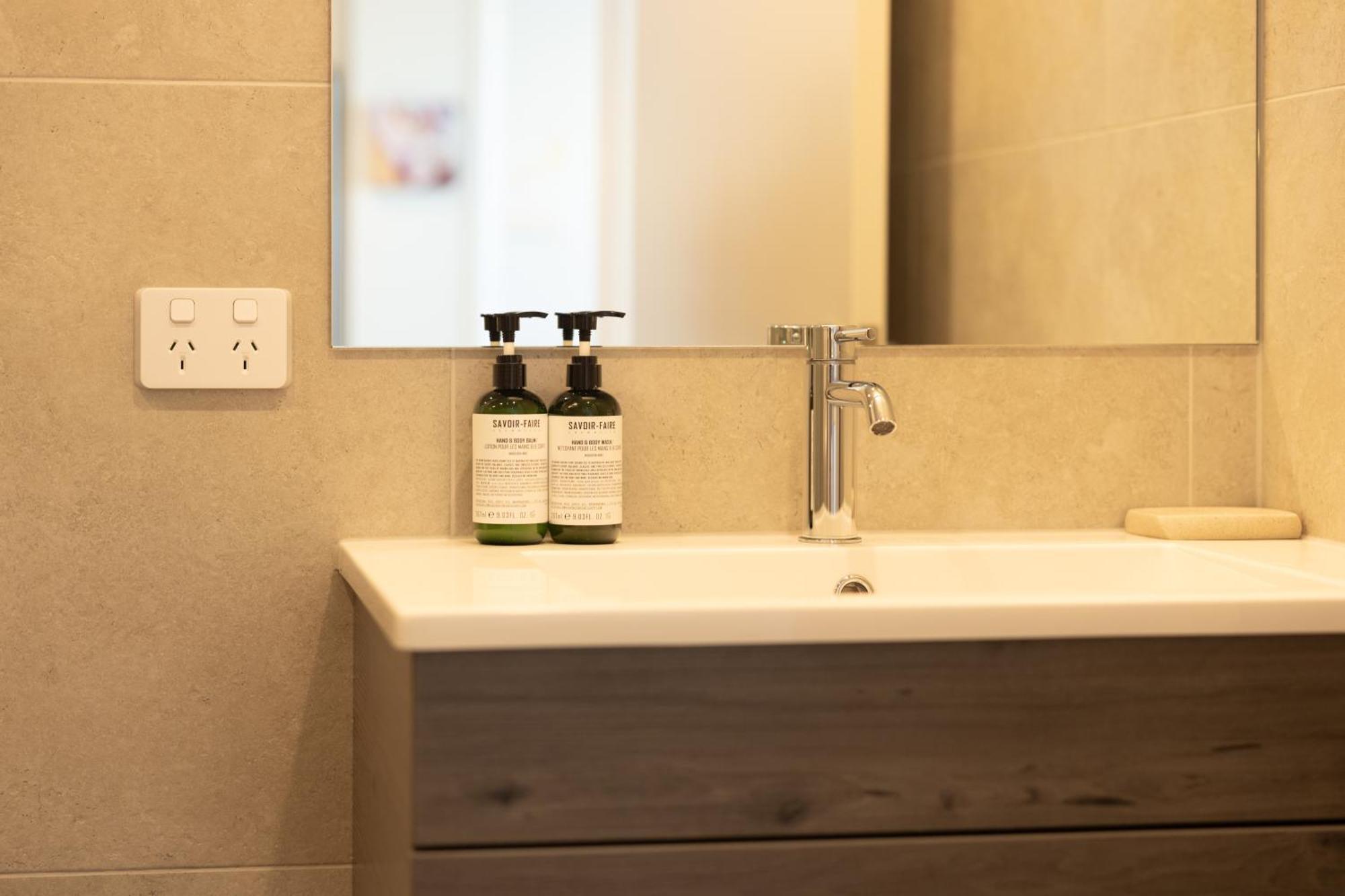 Luxury 2 Bedroom Cbd Apartment With Free Parking Christchurch Esterno foto