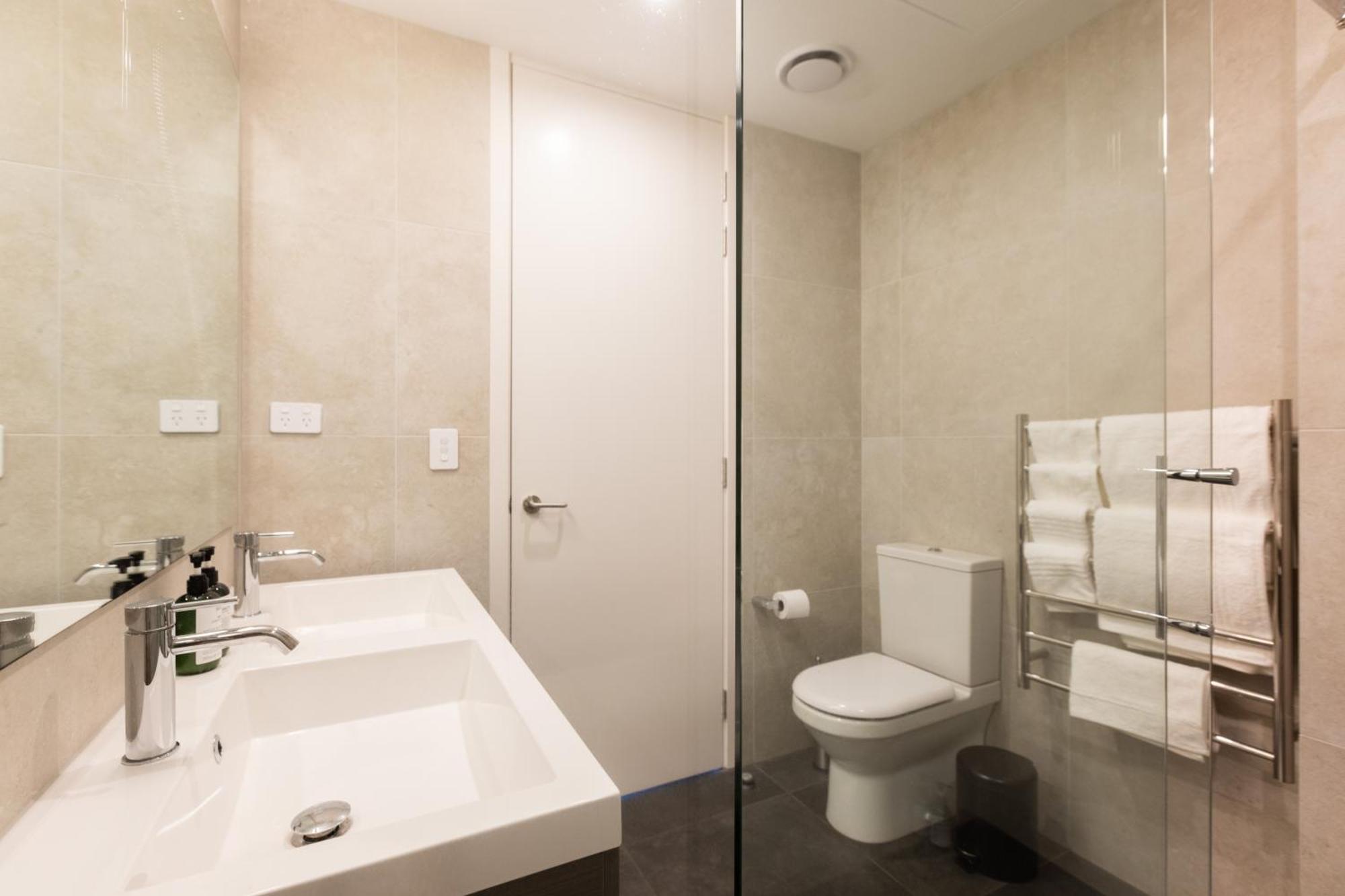 Luxury 2 Bedroom Cbd Apartment With Free Parking Christchurch Esterno foto